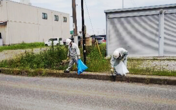 工場近隣のクリーンナップ活動